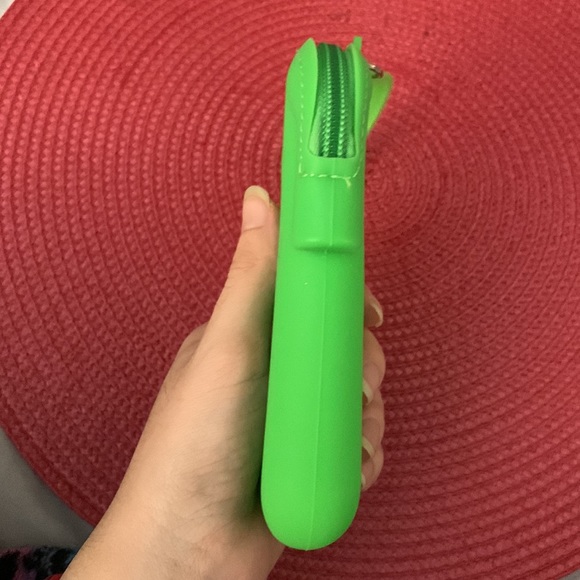 Green Silicon Rubber Sunglasses Case / Cigarette Case - Picture 4 of 10